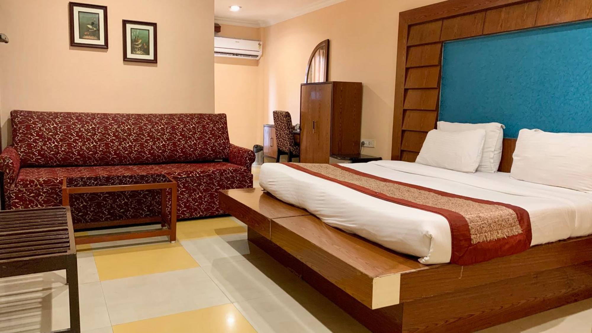 Hotel V-I Near Sea , Puri Private-Park -Gym-Spa Fully-Airconditioned-Hotel Lift-And-Parking-Facilities Breakfast-Included Exterior foto
